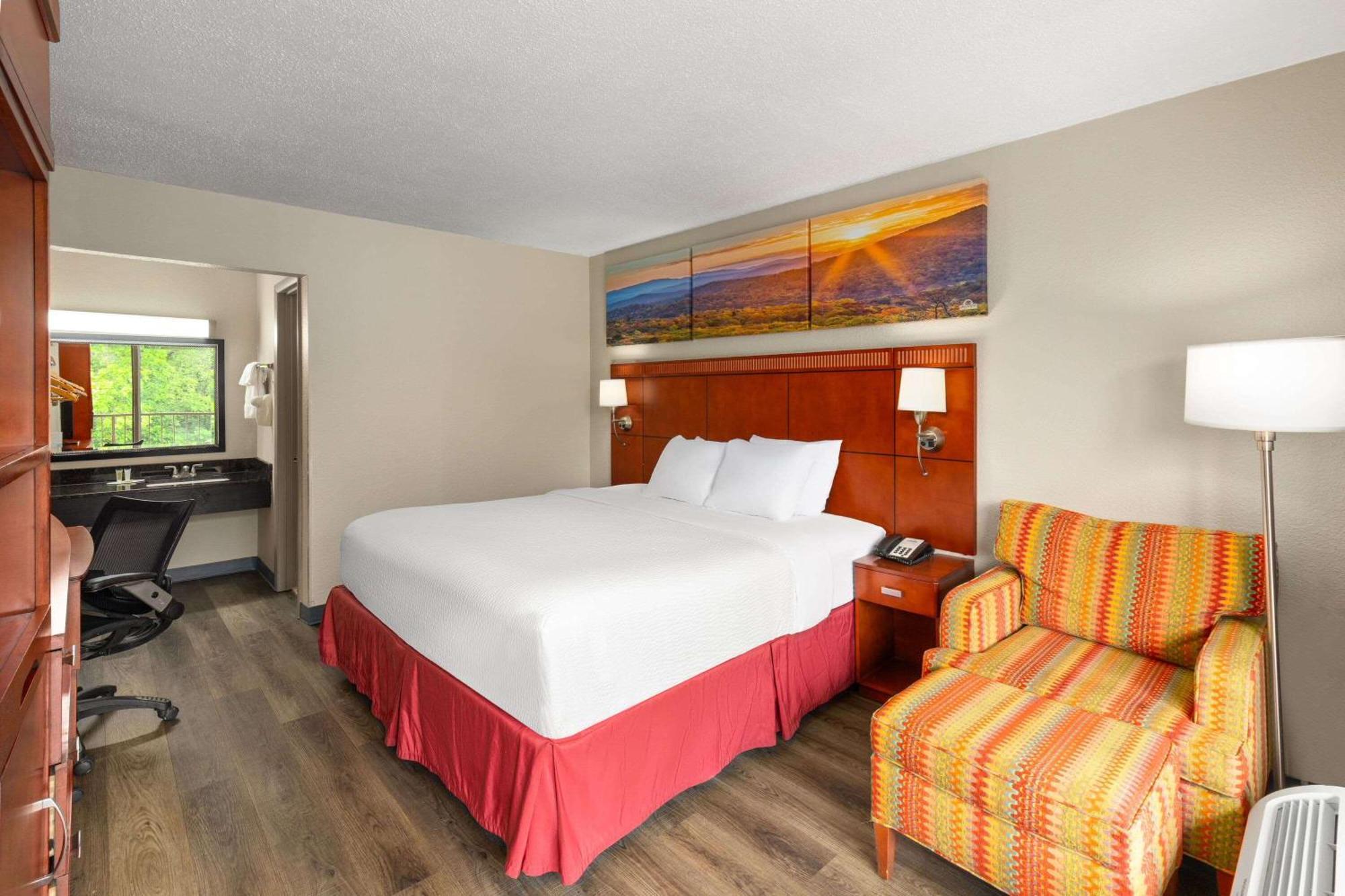 Days Inn By Wyndham Knoxville East Exteriér fotografie