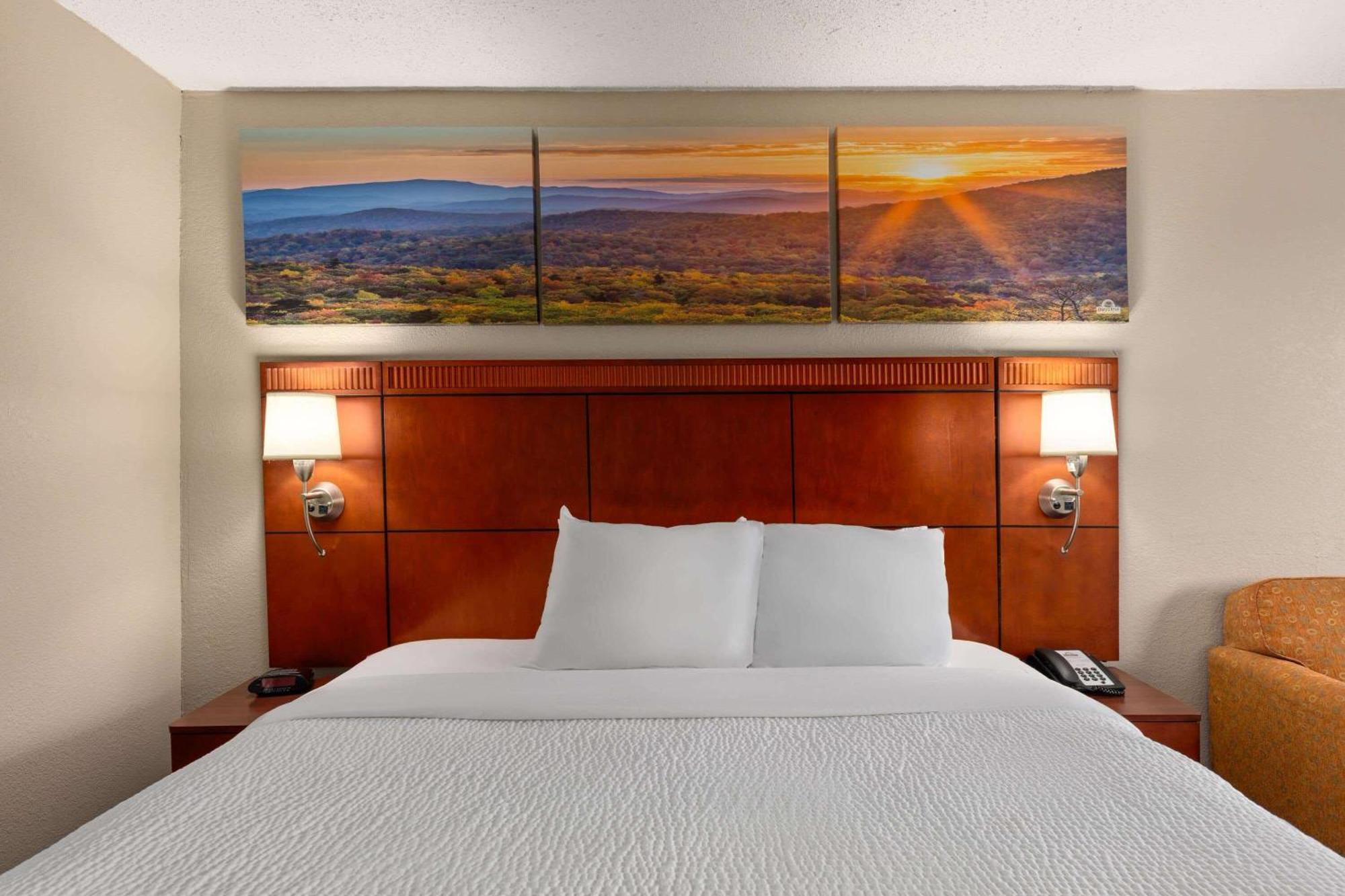 Days Inn By Wyndham Knoxville East Exteriér fotografie