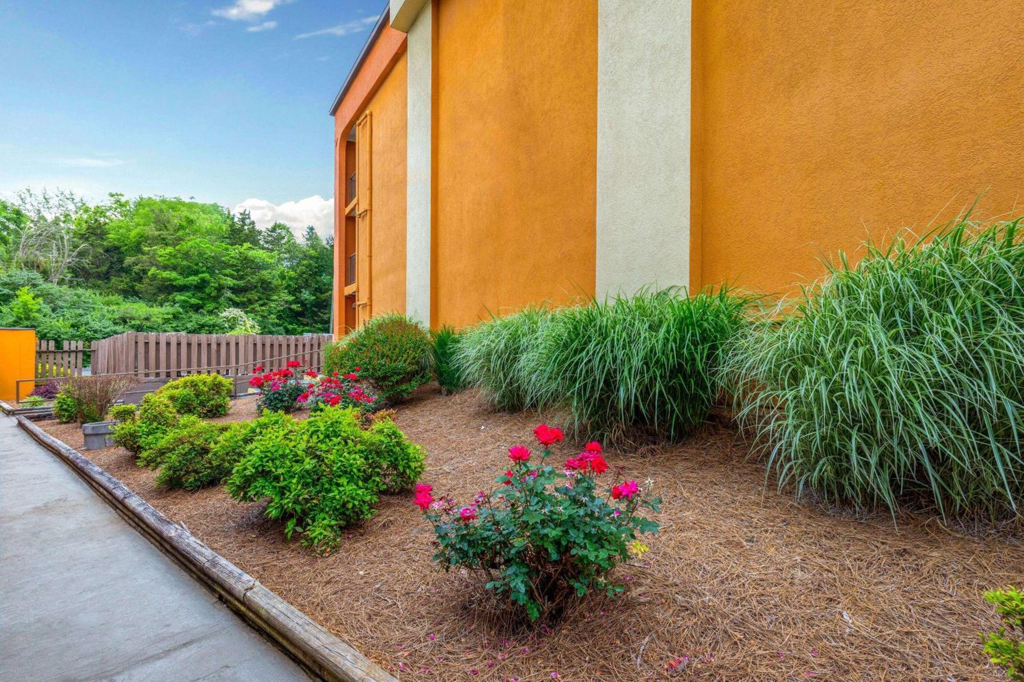 Days Inn By Wyndham Knoxville East Exteriér fotografie